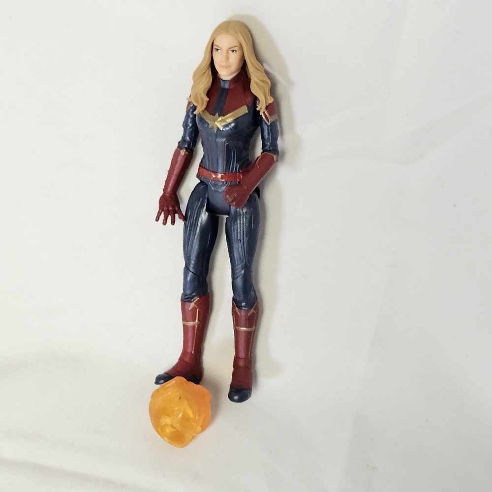 Marvel Avengers: Endgame Captain Marvel 6-Inch-Scale‎ Action Figure